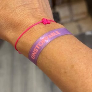 Stoffarmbänder im Reagenzglas von Sorbet Island
