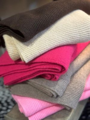 Feinstrickschal von Unio aus Merinowolle und Kaschmir
