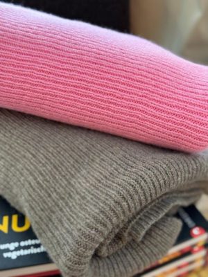 Feinstrickschal von Unio aus Merinowolle und Kaschmir – Bild 6