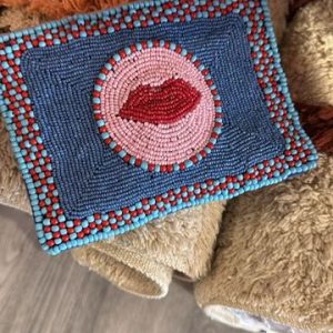 'Lips' Perlenbesetzte Pouch